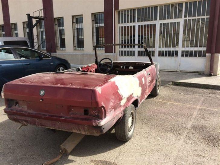 Hurda aracı spor otomobile dönüştürdüler  G2