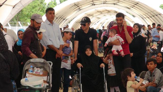 Suriyeliler, bayram i&ccedil;in &uuml;lkelerine d&ouml;n&uuml;yor 2