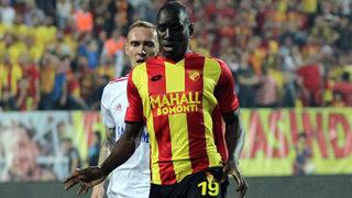 Demba Ba Shanghai Shenhua'ya transfer oldu