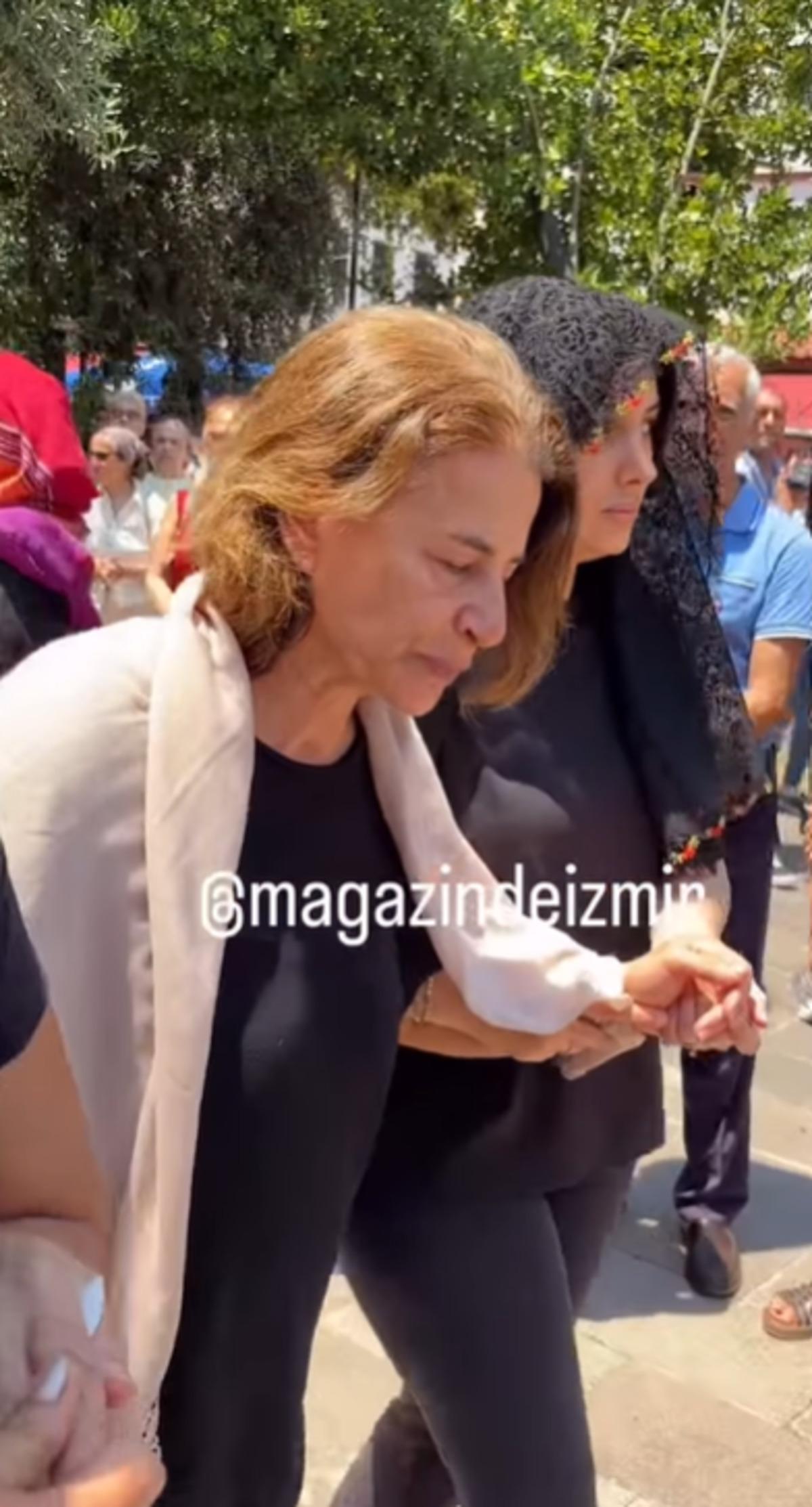 Ece İrtem in cenazesi camiye getirildi! Fotoğraf yarışı pes dedirtti 6