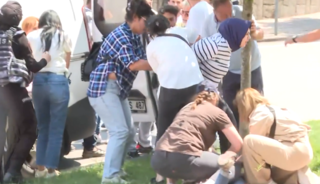 A&ccedil;lık grevindeki &ouml;ğretmenlere polis m&uuml;dahalesi! G&ouml;zaltılar var