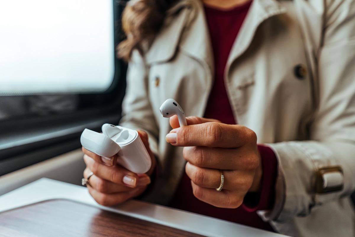 Kameralı AirPods geliyor! Ama&ccedil; fotoğraf &ccedil;ekmek değil, &ccedil;ok başka olacak 2