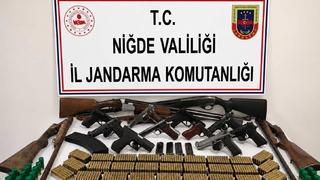 Niğde merkezli silah kaçakçılığı operasyonunda 14 zanlı yakalandı