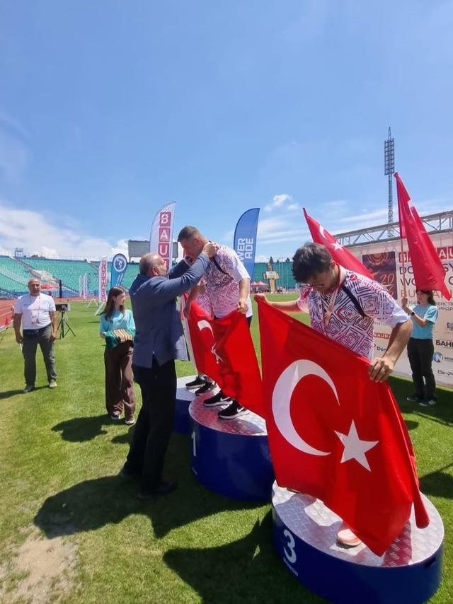 Samsunlu sporcu Ali Topaloğlu üst üste dünya şampiyonu 3