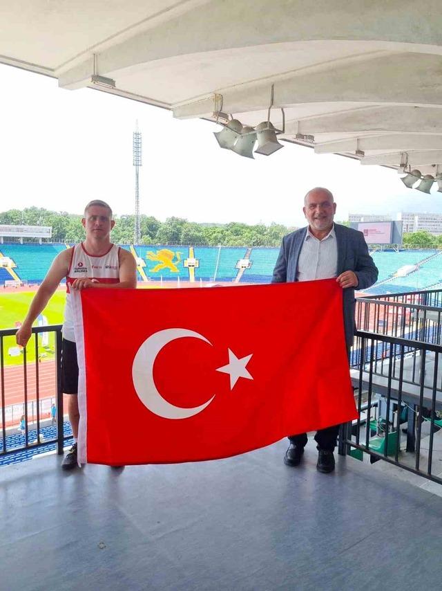 Samsunlu sporcu Ali Topaloğlu üst üste dünya şampiyonu 2