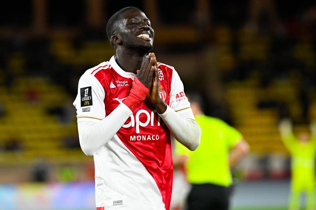 Aziz Yıldırım dan Beşiktaş a transfer çalımı! Fenerbahçe de hedef Ouattara 1