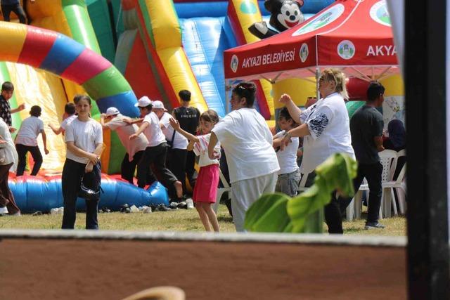 &Ouml;zel &ccedil;ocukların kahkahaları g&ouml;ky&uuml;z&uuml;ne y&uuml;kseldi 3