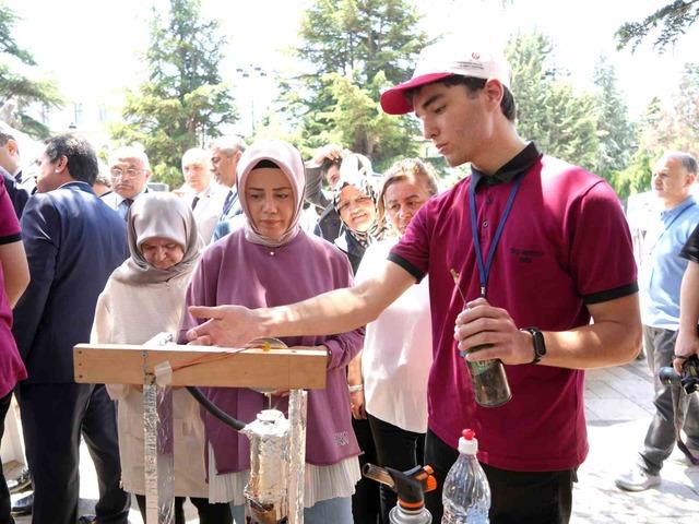 Meslek lisesi öğrencilerinin yaptığı ürünler görücüye çıktı 4
