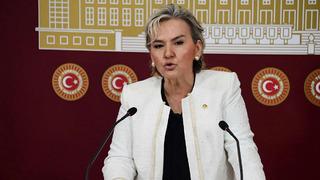 İstanbul Milletvekili Nimet Özdemir CHP'den istifa etti