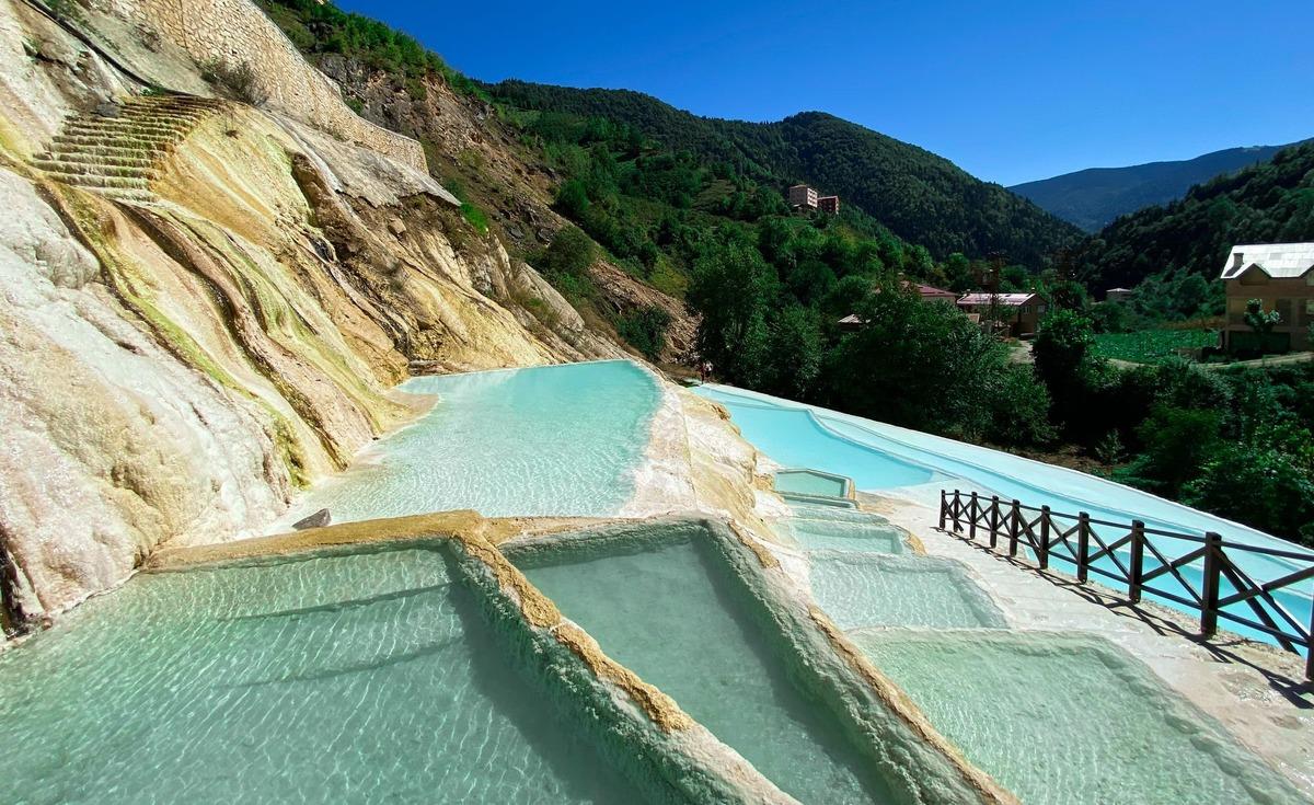 Karadeniz in Pamukkale si: 2 aydır akın akın geliyorlar 5