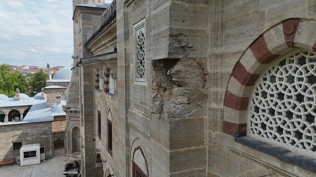Selimiye’de namaz kılarken can vermişlerdi! "Katil mermi" 58 yıl sonra yeniden ortaya çıktı! 4