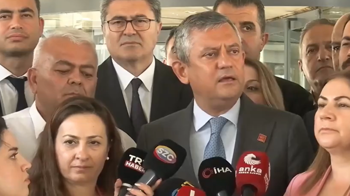 İhraç ve fesih kararlarının ardından Özel'den çağrı: "Tüm partililerimizi davet ediyorum"