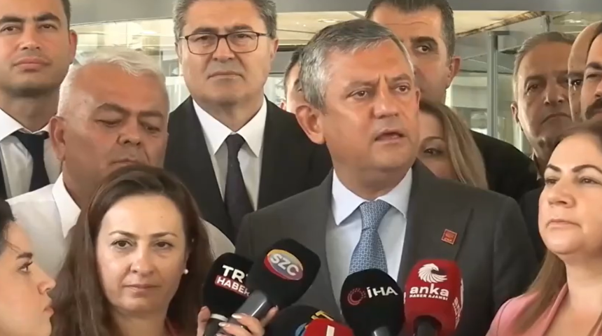 İhra&ccedil; ve fesih kararlarının ardından &Ouml;zel'den &ccedil;ağrı: "T&uuml;m partililerimizi davet ediyorum"