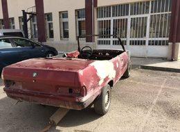 Hurda aracı spor otomobile dönüştürerek baştan yarattılar