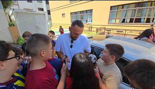 Vedat Muriqi&rsquo;e Prizren&rsquo;de &ouml;ğrencilerden b&uuml;y&uuml;k ilgi