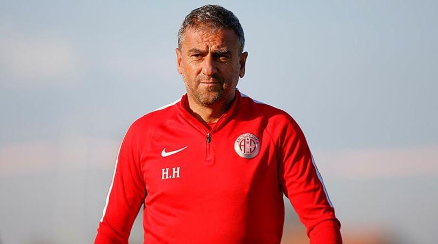 Antalyaspor'da Hamza Hamzaoğlu gönderildi