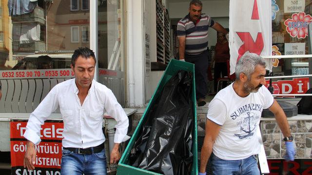 Optisyen iş yerinde intihar etti