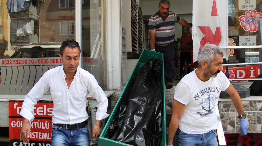 Optisyen iş yerinde intihar etti