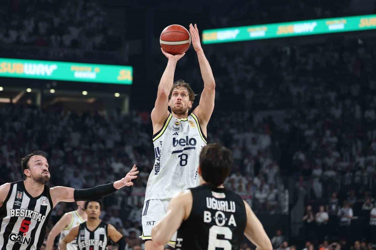 Derbide zafer Fenerbah&ccedil;e Beko nun! Beşiktaş Gain i ge&ccedil;tiler 2