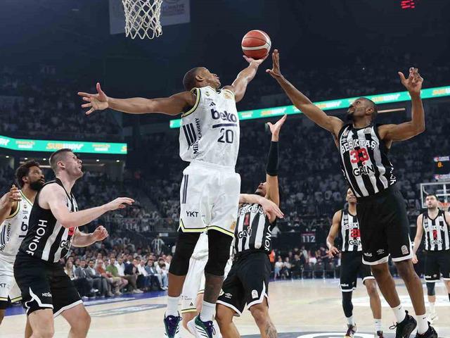 Beşiktaş Gain-Fenerbah&ccedil;e Beko derbisi nefes kesti!