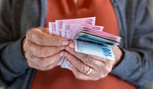 AK Parti kaynaklarından en d&uuml;ş&uuml;k emekli maaşı rakamı 'Altında olmayacak'