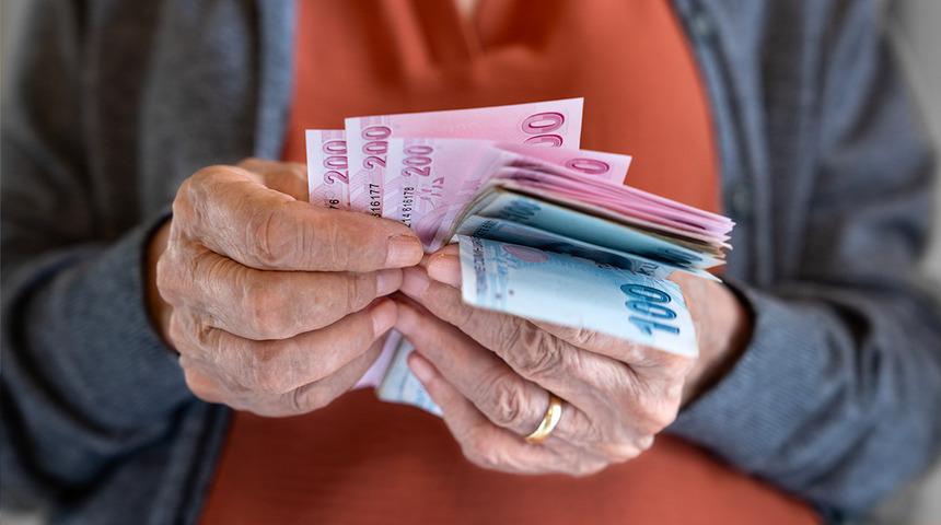 AK Parti kaynaklarından en d&uuml;ş&uuml;k emekli maaşı rakamı 'Altında olmayacak'