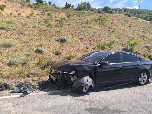 Gerc&uuml;ş&rsquo;te otomobiller kafa kafaya &ccedil;arpıştı: 1 yaralı 1