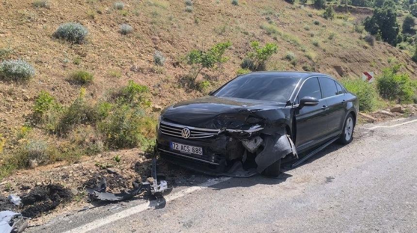 Gerc&uuml;ş&rsquo;te otomobiller kafa kafaya &ccedil;arpıştı: 1 yaralı