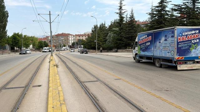 Kamyonun çarptığı 9 yaşındaki çocuk ağır yaralandı 1
