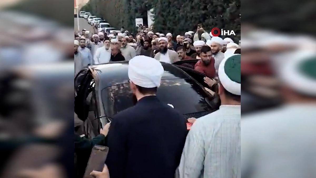 Tahliye edilen Yusuf Ziya G&uuml;m&uuml;şel e  kahraman  gibi karşılama! Tekbir sesleri y&uuml;kseldi 3