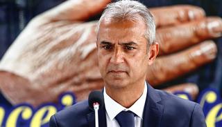 Fenerbah&ccedil;e'nin yeni hocası İsmail Kartal oldu!
