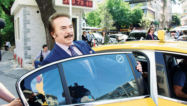 Orhan Gencebay oynadığı reklamı eleştirenlere tepki gösterdi 1