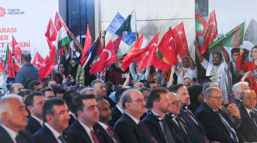 T&uuml;rkiye Bursları Programı'na yoğun ilgi! Bakan Ersoy: "&Uuml;lkelerinizin en g&uuml;&ccedil;l&uuml; temsilcilerisiniz"