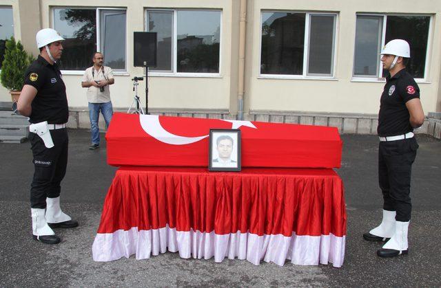 Kayseri'de kalp krizinden ölen polis için tören