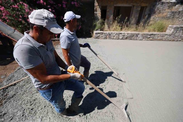 Marmaris&rsquo;te yol yapım ve bakım &ccedil;alışmaları s&uuml;r&uuml;yor 4