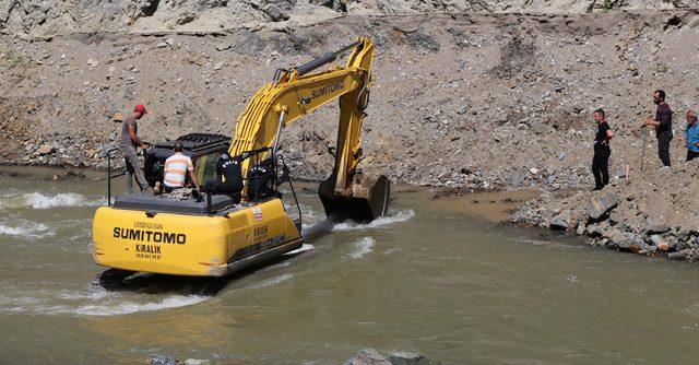 Artvin'de otomobil nehre uçtu: 2 ölü, 1 kayıp (2)