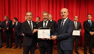 Anadolu &Uuml;niversitesine "Spor Dostu Kamp&uuml;s" &ouml;d&uuml;l&uuml;