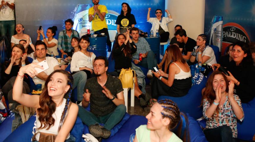 Binlerce kişi hep beraber &ldquo;Kazanmak Kafada Başlar&rdquo; dedi!