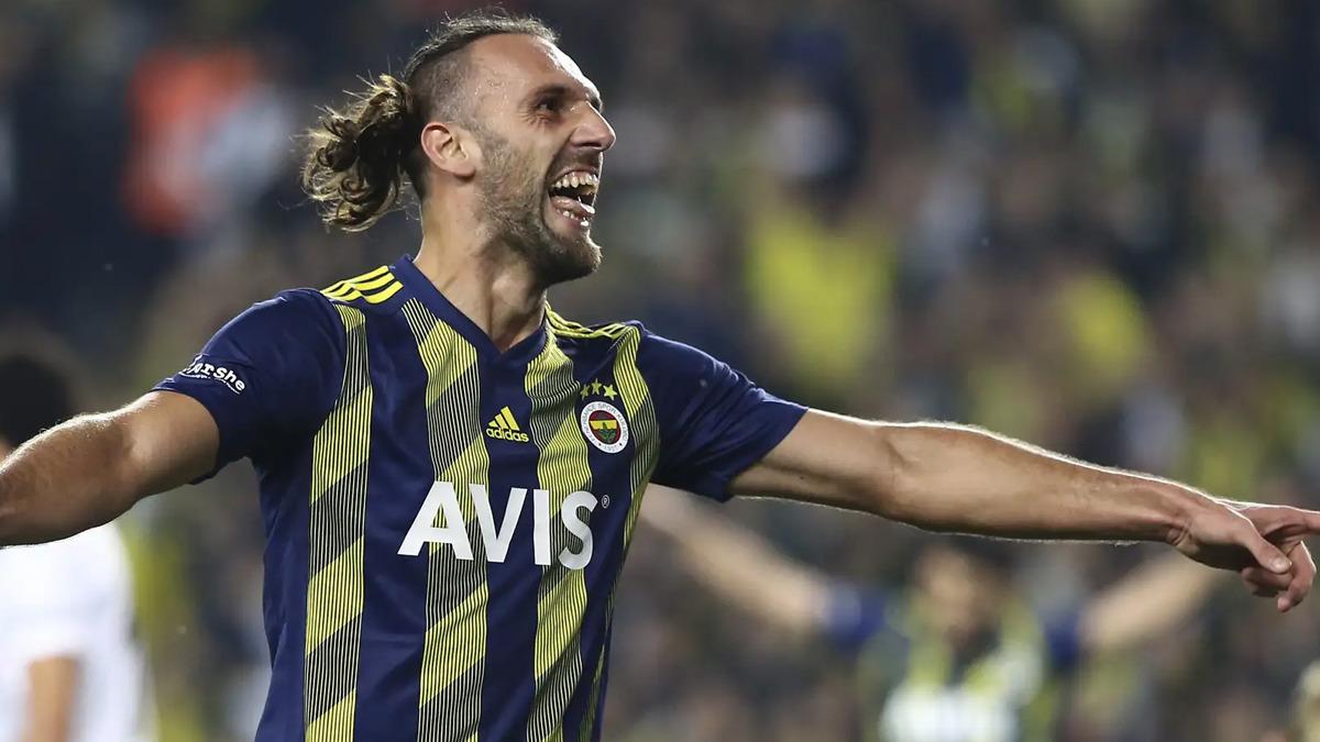 Fenerbahçe transferi duyurdu! Vedat Muriqi İstanbul a geliyor 1