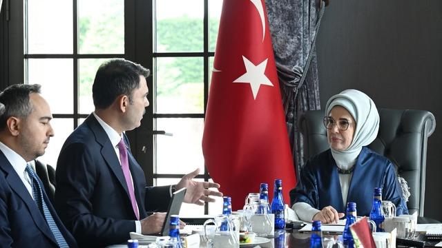Emine Erdoğan, Çevre, Şehircilik ve İklim Değişikliği Bakanı Kurum ile görüştü