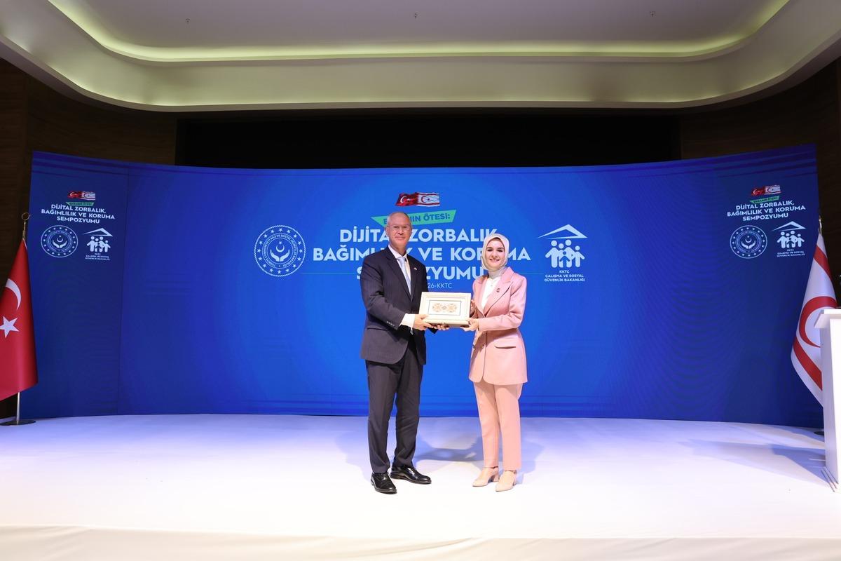 Aile ve Sosyal Hizmetler Bakanı G&ouml;ktaş, KKTC de d&uuml;zenlenen sempozyumun a&ccedil;ılışında konuştu 3