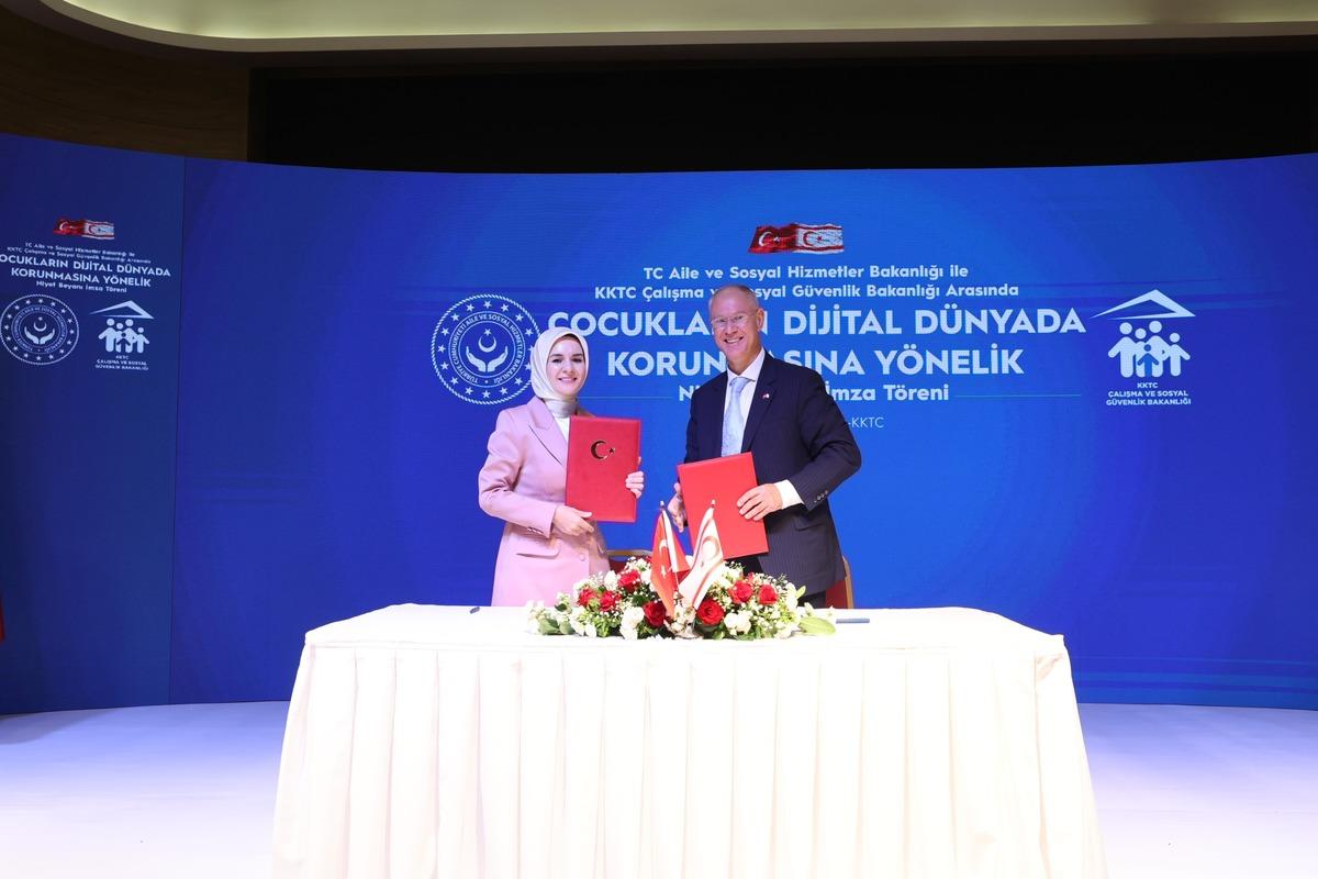 Aile ve Sosyal Hizmetler Bakanı G&ouml;ktaş, KKTC de d&uuml;zenlenen sempozyumun a&ccedil;ılışında konuştu 6