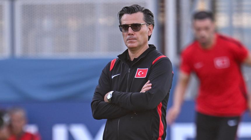 Eleştirilerin hedefi olmuştu! Montella'dan sert tepki: "Onlardan daha T&uuml;rk'&uuml;m"