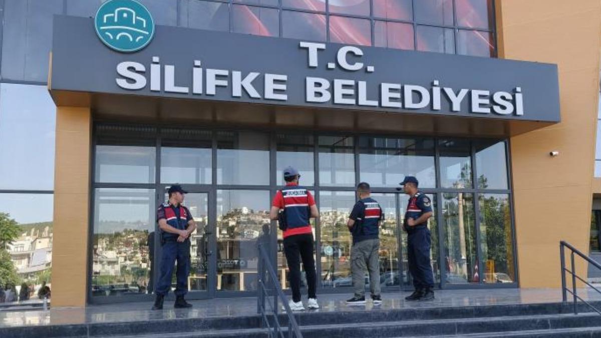 Silifke Belediyesi'ne operasyon! Gözaltılar var
