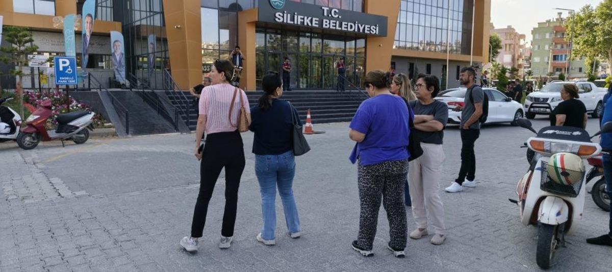 SON DAKİKA | Mersin in Silifke Belediyesi ne operasyon! Başkan gözaltında 2