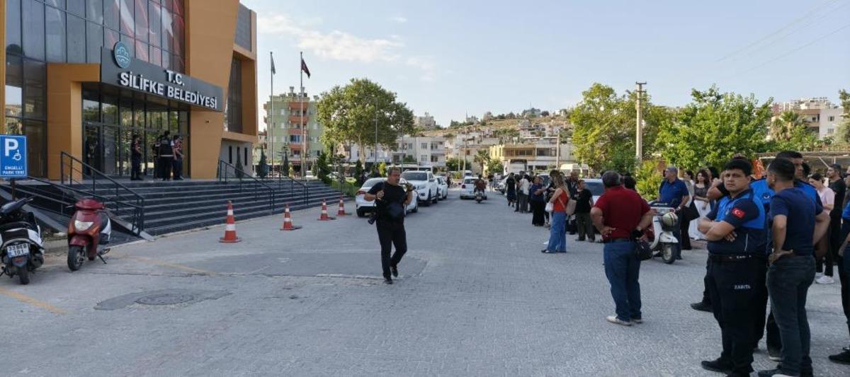 SON DAKİKA | Mersin in Silifke Belediyesi ne operasyon! Başkan gözaltında 1