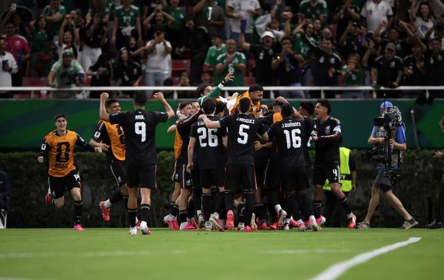 Meksika'yı Dünya Kupası'nda son 32 turuna yükselten gol... ⚽️