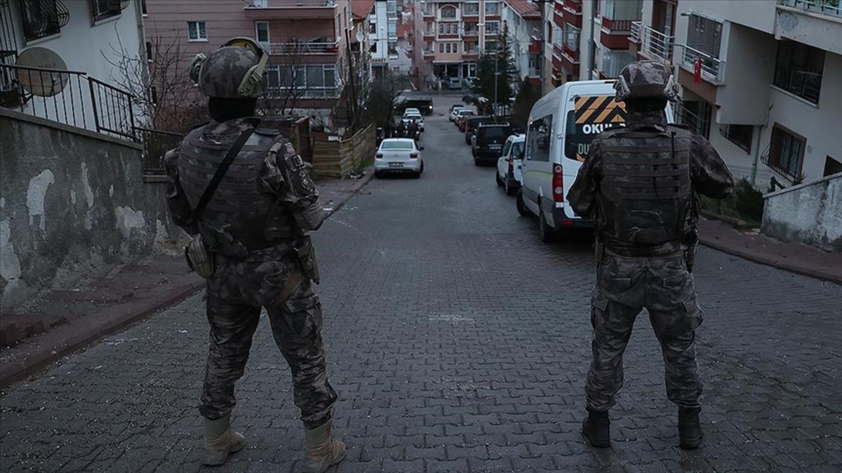 Bakan Gürlek duyurdu: 'Şapkalılar' çetesine 5 ilde operasyon!