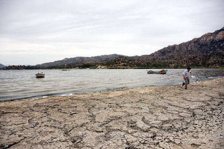 Bafa Gölü, kuraklık ve kirlilikten köpürdü G1