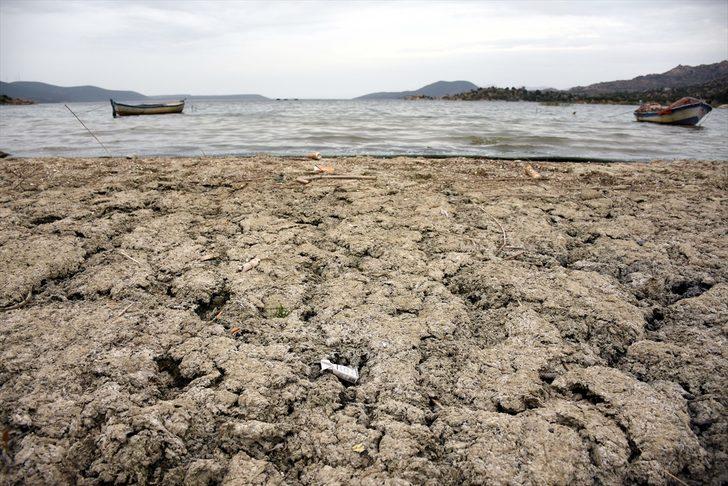 Bafa Gölü, kuraklık ve kirlilikten köpürdü G2